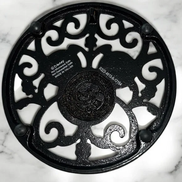 Disney Mickey Mouse round black cast iron trivet - Picture 2 of 5